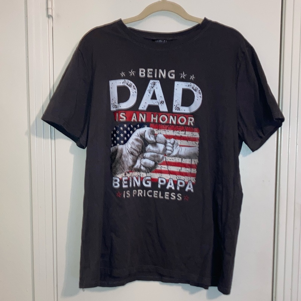 Being PAPA is priceless Graphic T-Shirt